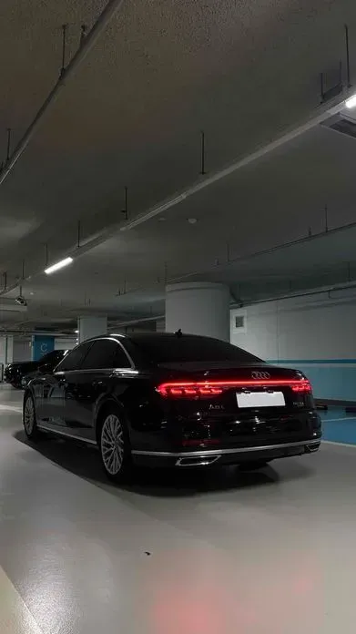 Audi A8 2020, 89000 км, за 40954.29 USD