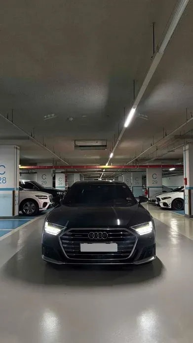 Audi A8 2020, 89000 км, за 40954.29 USD