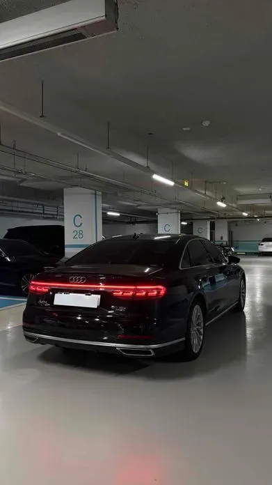 Audi A8 2020, 89000 км, за 40954.29 USD