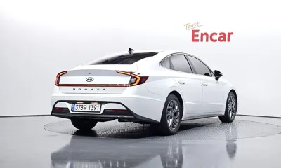 Hyundai Sonata 2021, 123033 км, за 11152.68 USD