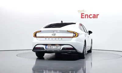 Hyundai Sonata 2021, 123033 км, за 11152.68 USD