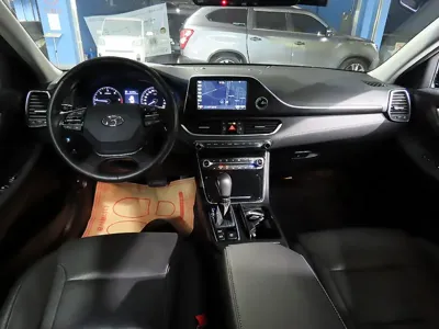 Hyundai Grandeur 2017, 139065 км, за 7752.45 USD