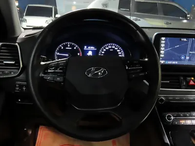 Hyundai Grandeur 2017, 139065 км, за 7752.45 USD - фото 8