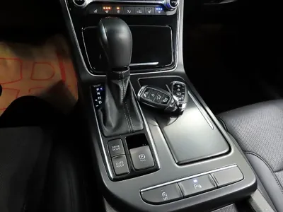 Hyundai Grandeur 2017, 139065 км, за 7752.45 USD - фото 11
