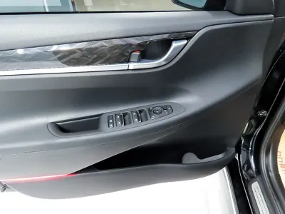 Hyundai Grandeur 2017, 139065 км, за 7752.45 USD - фото 12