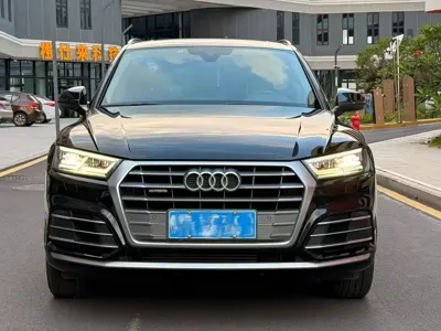 Audi Q5L 2021, 112000 км, за 17707.1 USD