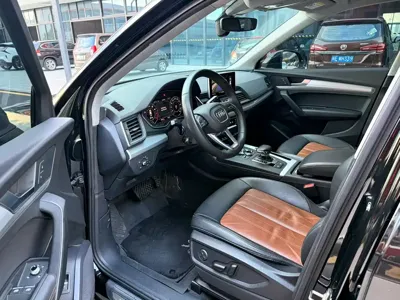 Audi Q5L 2021, 112000 км, за 17707.1 USD