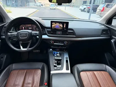 Audi Q5L 2021, 112000 км, за 17707.1 USD