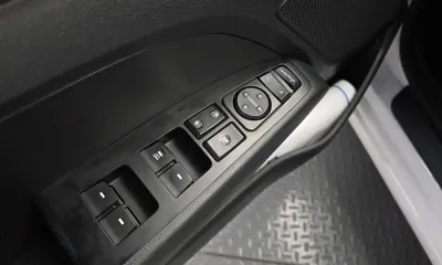 Hyundai Avante 2019, 215038 км, за 6494.18 USD - фото 16