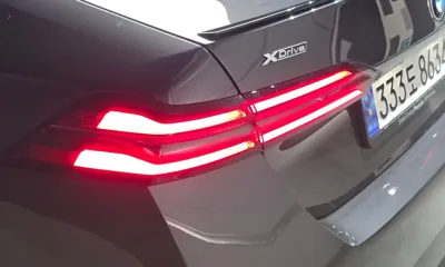 BMW 5-Series 2025, 11055 км, за 65314.43 USD - фото 23