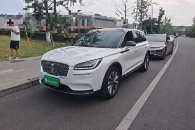 Lincoln Corsair · 2022 год