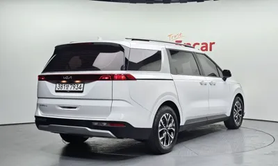 Kia Canival 2023, 66368 км, за 16186.69 USD