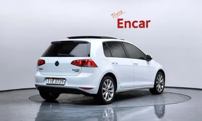Volkswagen Golf 2015, 173943 км, за 5420.42 USD