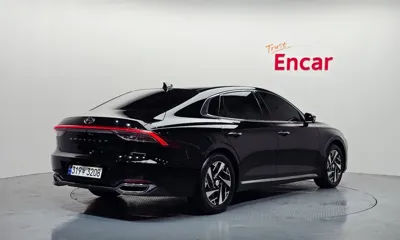 Hyundai Grandeur 2022, 84606 км, за 16848.83 USD