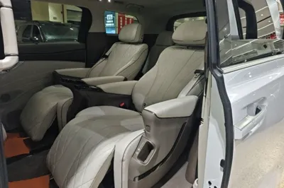 Denza D9 2022, 34100 км, за 41769 USD - фото 25