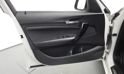 BMW 1-Series 2018, 78562 км, за 9744.52 USD - фото 24