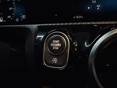 Mercedes-Benz A-Class 2019, 65759 км, за 11009.78 USD - фото 17