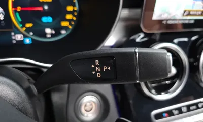 Mercedes-Benz GLC-Class 2022, 31430 км, за 32450.3 USD - фото 9
