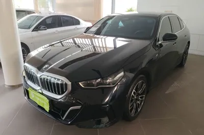 BMW 5 Series · 2024 год