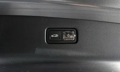 Genesis GV70 2023, 63570 км, за 25052.9 USD - фото 20