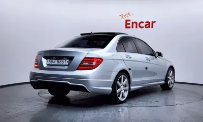 Mercedes-Benz C-Class 2013, 88221 км, за 4561.08 USD