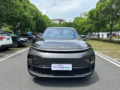 Li Auto Li L8 2023, 69000 км, за 28810.36 USD