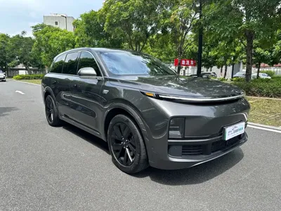 Li Auto Li L8 2023, 69000 км, за 28810.36 USD