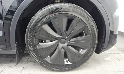 Tesla Model Y 2024, 44566 км, за 26913.48 USD - фото 21