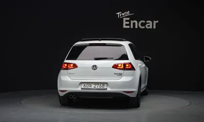 Volkswagen Golf 2015, 106899 км, за 5785.61 USD