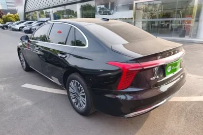 Hongqi H5 2025, 8300 км, за 16987 USD