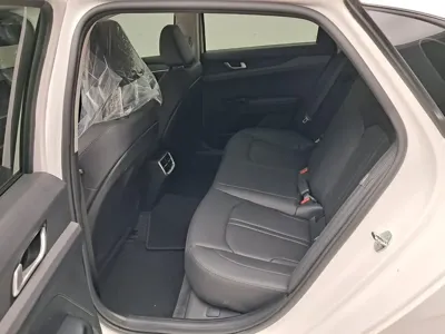Kia K5 2023, 65342 км, за 11159.25 USD - фото 12