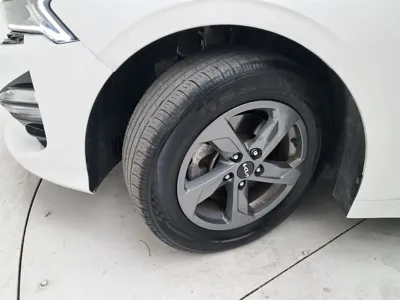 Kia K5 2023, 65342 км, за 11159.25 USD - фото 20