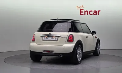 MINI Cooper 2013, 98830 км, за 3218.6 USD