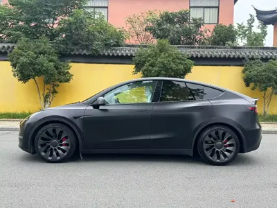 Tesla Model Y 2021, 110000 км, за 26456.23 USD