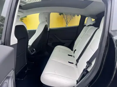 Tesla Model Y 2021, 110000 км, за 26456.23 USD - фото 6