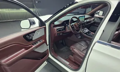 Lincoln Aviator 2021, 99480 км, за 25732.91 USD - фото 12