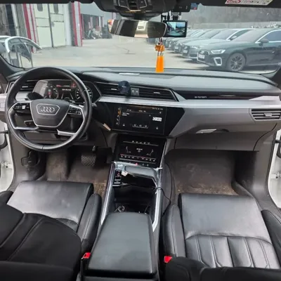 Audi e-tron 2020, 105213 км, за 25395.57 USD - фото 13