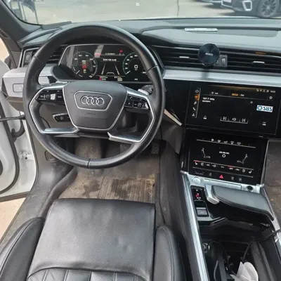 Audi e-tron 2020, 105213 км, за 25395.57 USD - фото 14