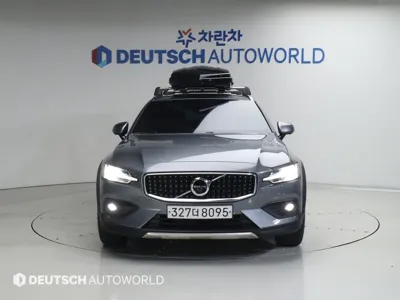 Volvo V60 2020, 68966 км, за 17824.63 USD