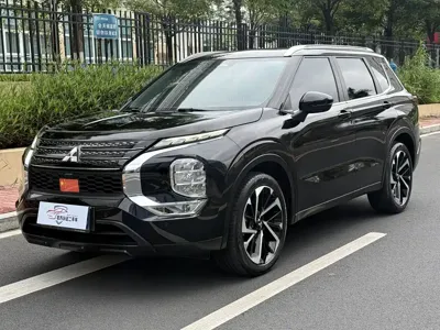 Mitsubishi Outlander · 2023 год