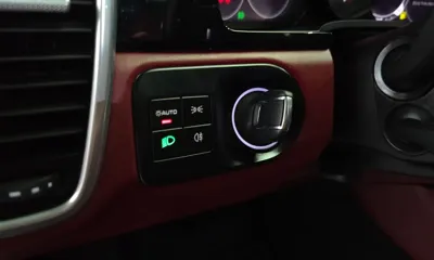 Porsche Cayenne 2023, 81384 км, за 62929.71 USD - фото 28