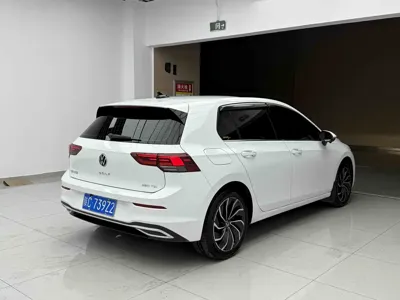 Volkswagen Golf 2022, 34000 км, за 14390.54 USD