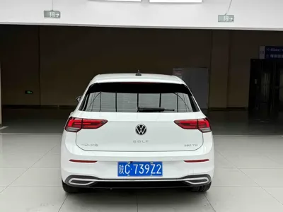 Volkswagen Golf 2022, 34000 км, за 14390.54 USD