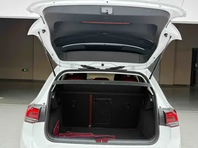 Volkswagen Golf 2022, 34000 км, за 14390.54 USD - фото 22