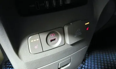 Kia Canival 2015, 97412 км, за 8079.35 USD - фото 18