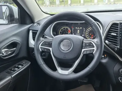 Jeep Cherokee 2017, 89100 км, за 4870.42 USD - фото 12