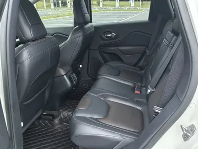 Jeep Cherokee 2017, 89100 км, за 4870.42 USD - фото 15