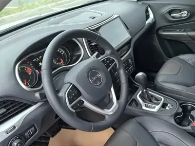 Jeep Cherokee 2017, 89100 км, за 4870.42 USD - фото 16