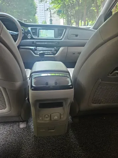 Kia Canival 2015, 161800 км, за 5667.76 USD