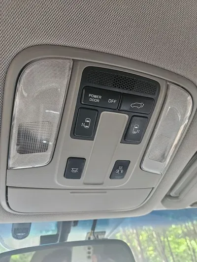 Kia Canival 2015, 161800 км, за 5667.76 USD - фото 13